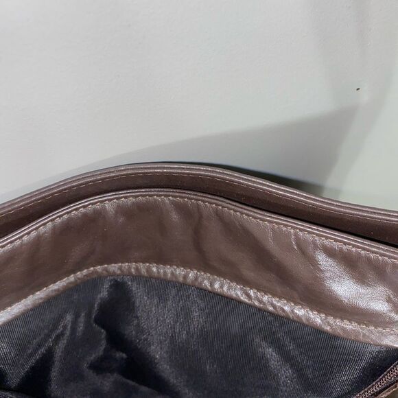 Valerie’s crocodile patent leather Cross body bag - Picture 9 of 11